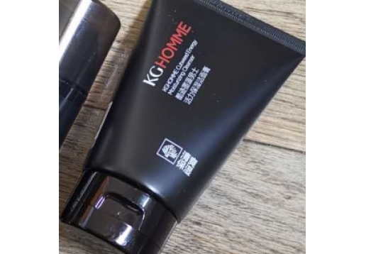 高姿 酷迹墨藻男士活力保湿洁面乳100g