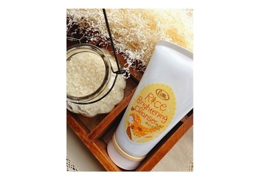 里美 纯米净白洁面乳120g