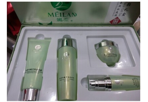诺薇兰 海藻水凝悦颜礼盒四件套（洁面+水+霜+肌底液）