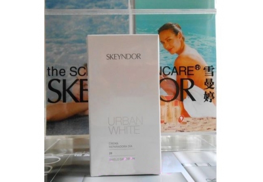 雪曼婷 炫白修颜日霜50ml（SPF20） 
